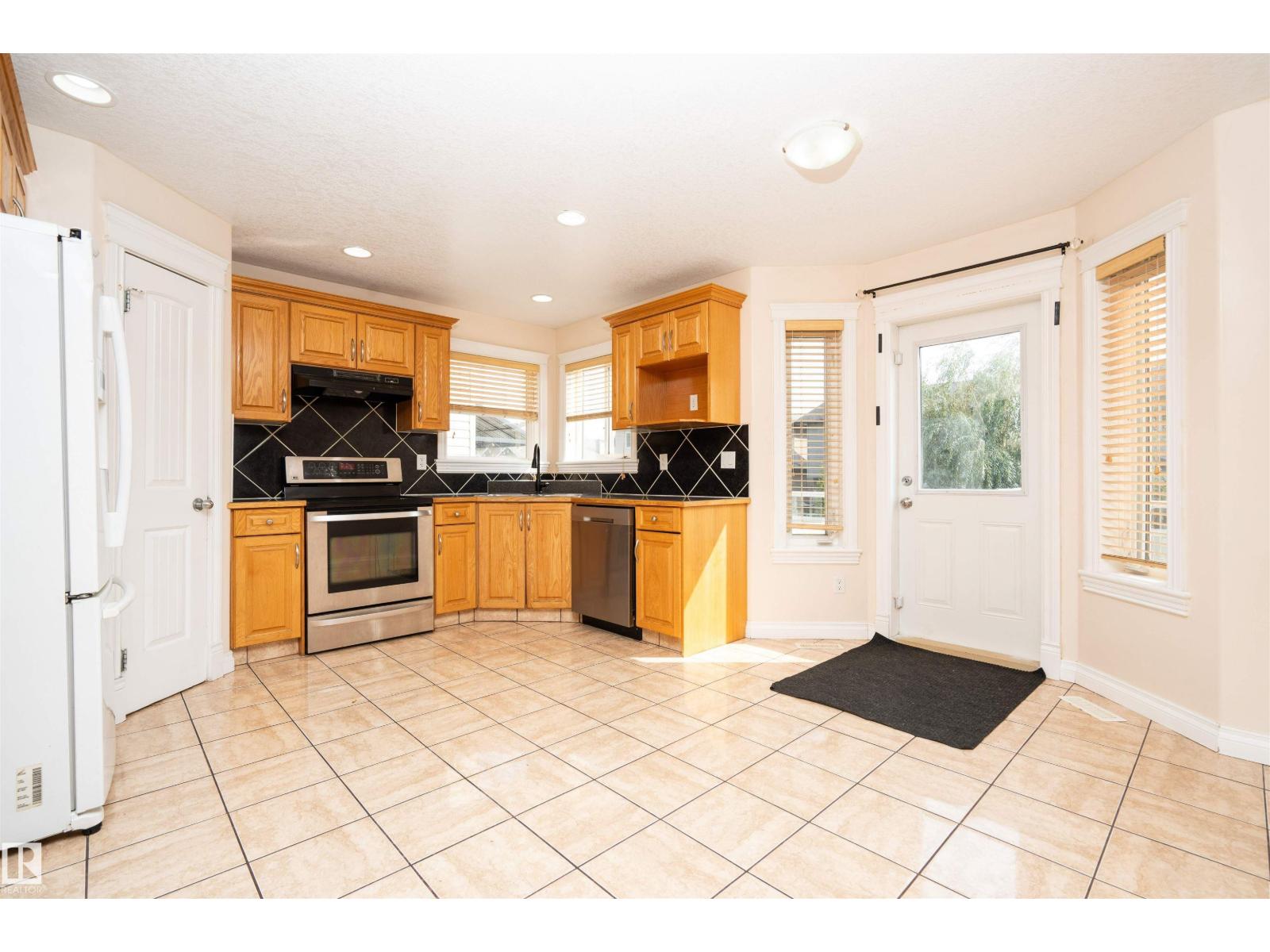 16105 49 St Nw, Edmonton, Alberta  T5Y 0G7 - Photo 6 - E4457234