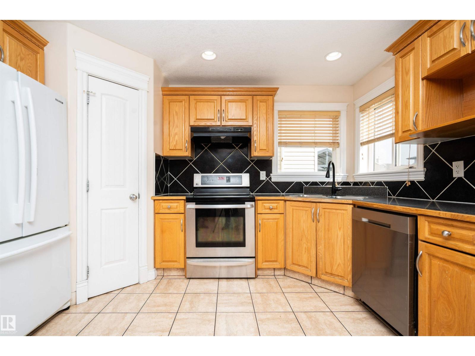 16105 49 St Nw, Edmonton, Alberta  T5Y 0G7 - Photo 8 - E4457234