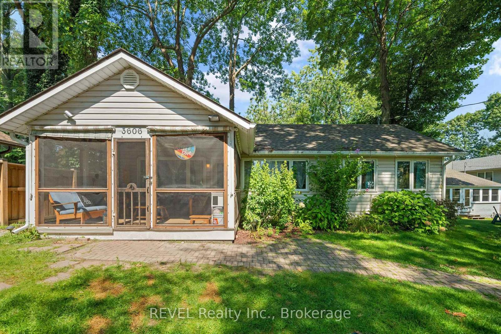 3606 Firelane 12, Port Colborne, Ontario  L3K 5V3 - Photo 1 - X12397523