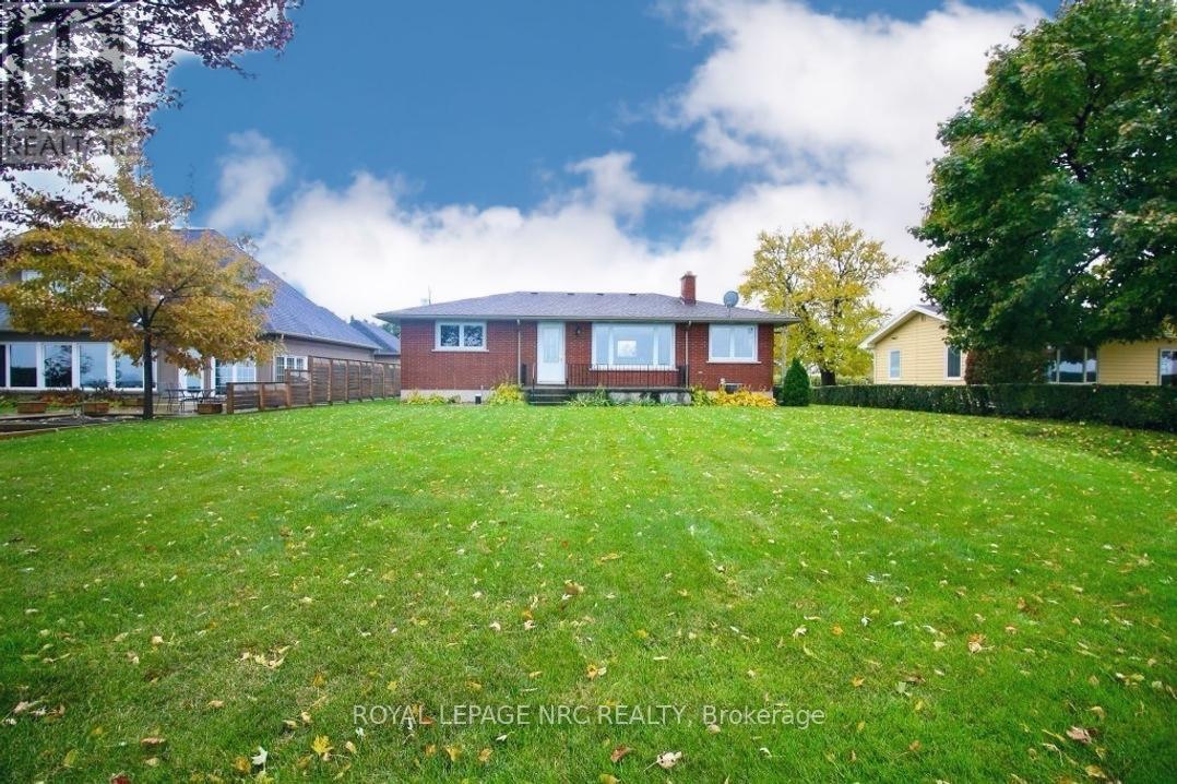 8 Firelane 2b, Niagara-On-The-Lake, Ontario  L0S 1J0 - Photo 2 - X12397560