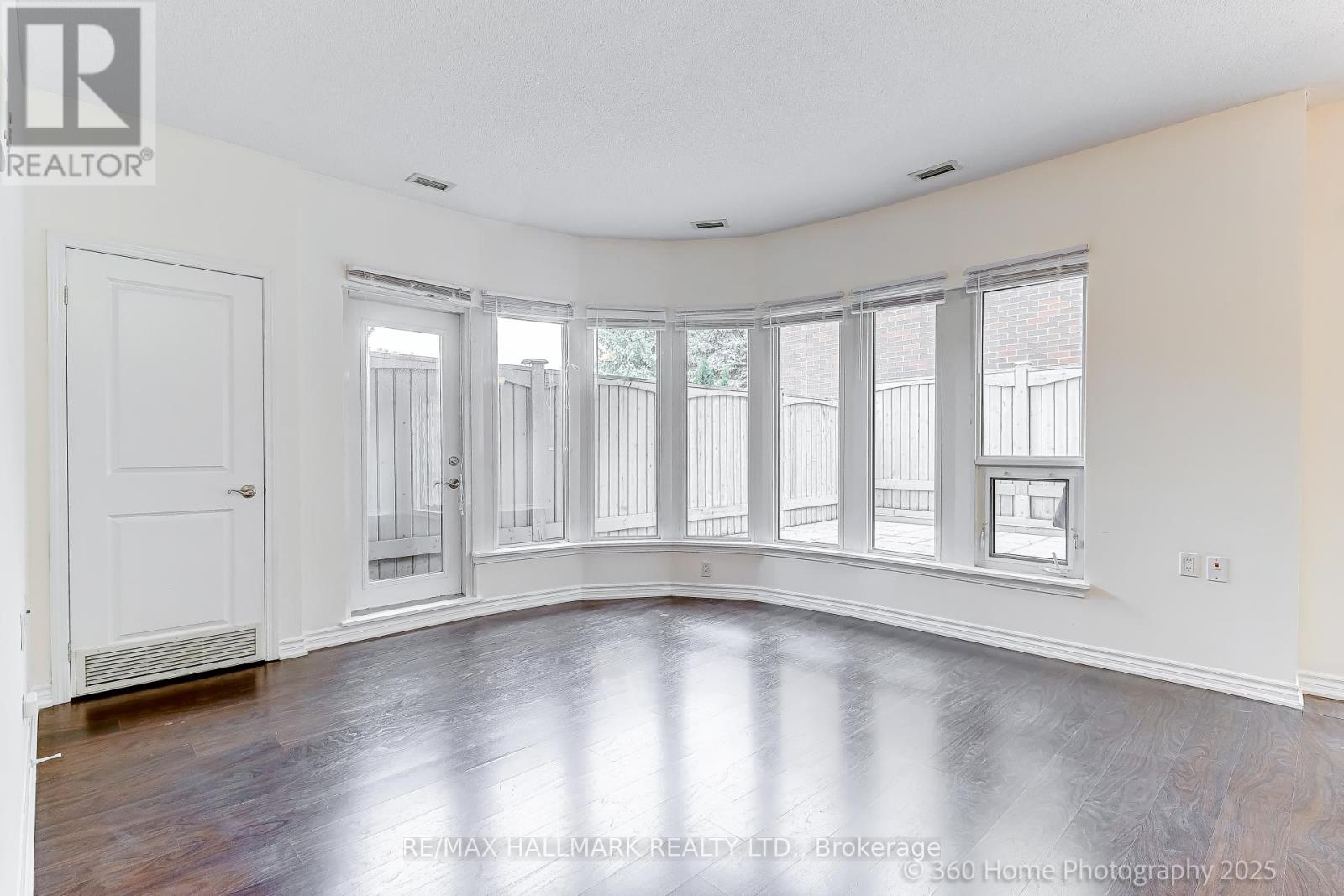 105 - 872 Sheppard Avenue W, Toronto, Ontario  M3H 5V5 - Photo 8 - C12397392