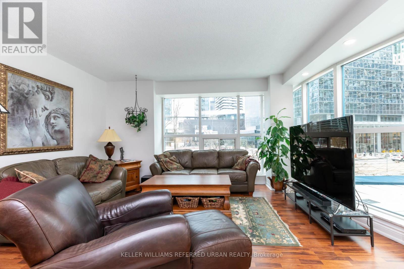302 - 77 Harbour Square, Toronto, Ontario  M5J 2S2 - Photo 2 - C12397415