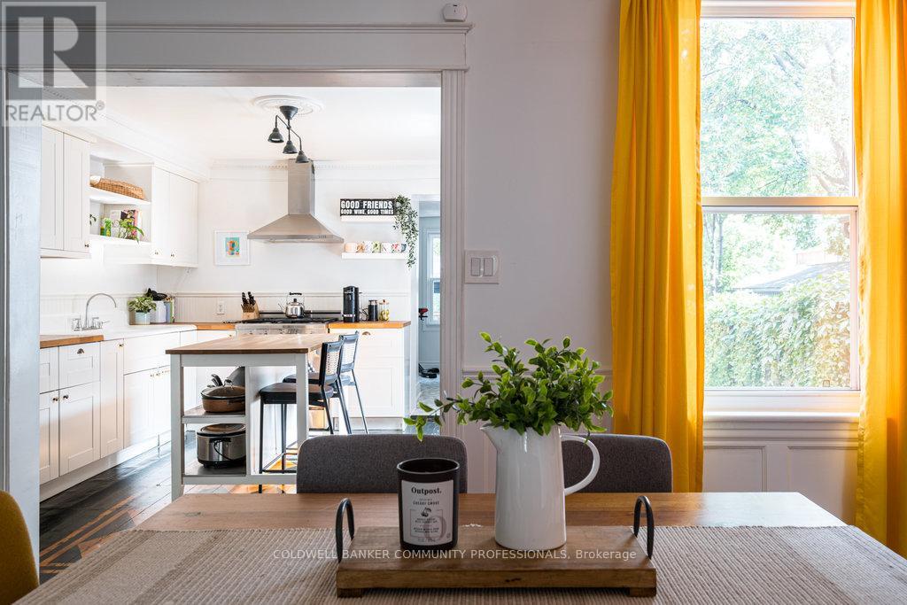 52 Emerald Street N, Hamilton, Ontario  L8L 5K3 - Photo 11 - X12397228