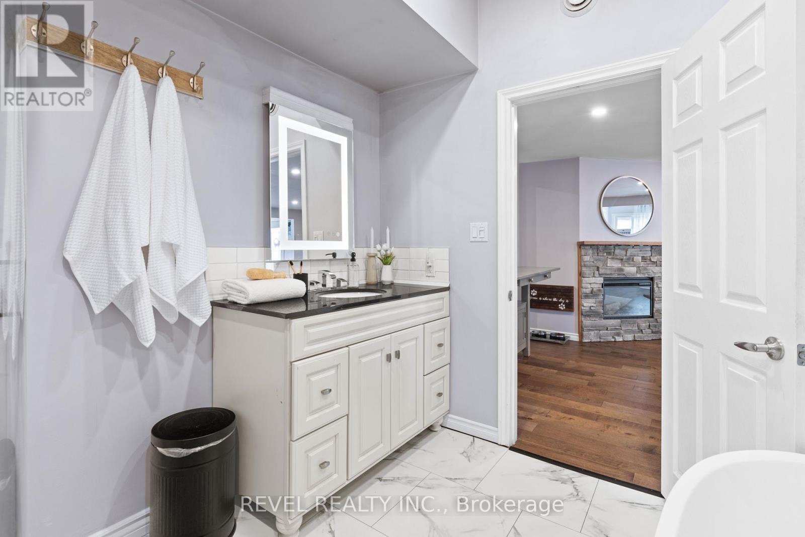 411 Long Beach Road, Kawartha Lakes, Ontario  K0M 1G0 - Photo 32 - X12396734