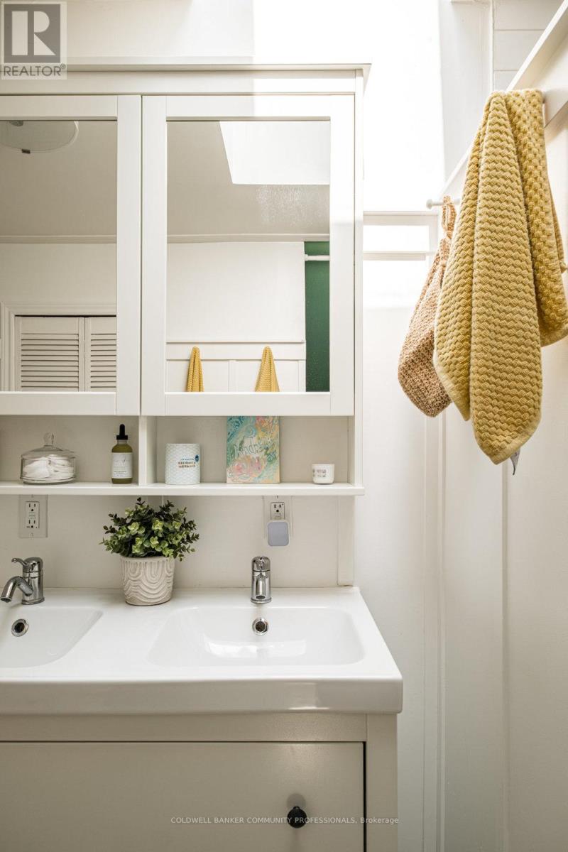 52 Emerald Street N, Hamilton, Ontario  L8L 5K3 - Photo 40 - X12397228