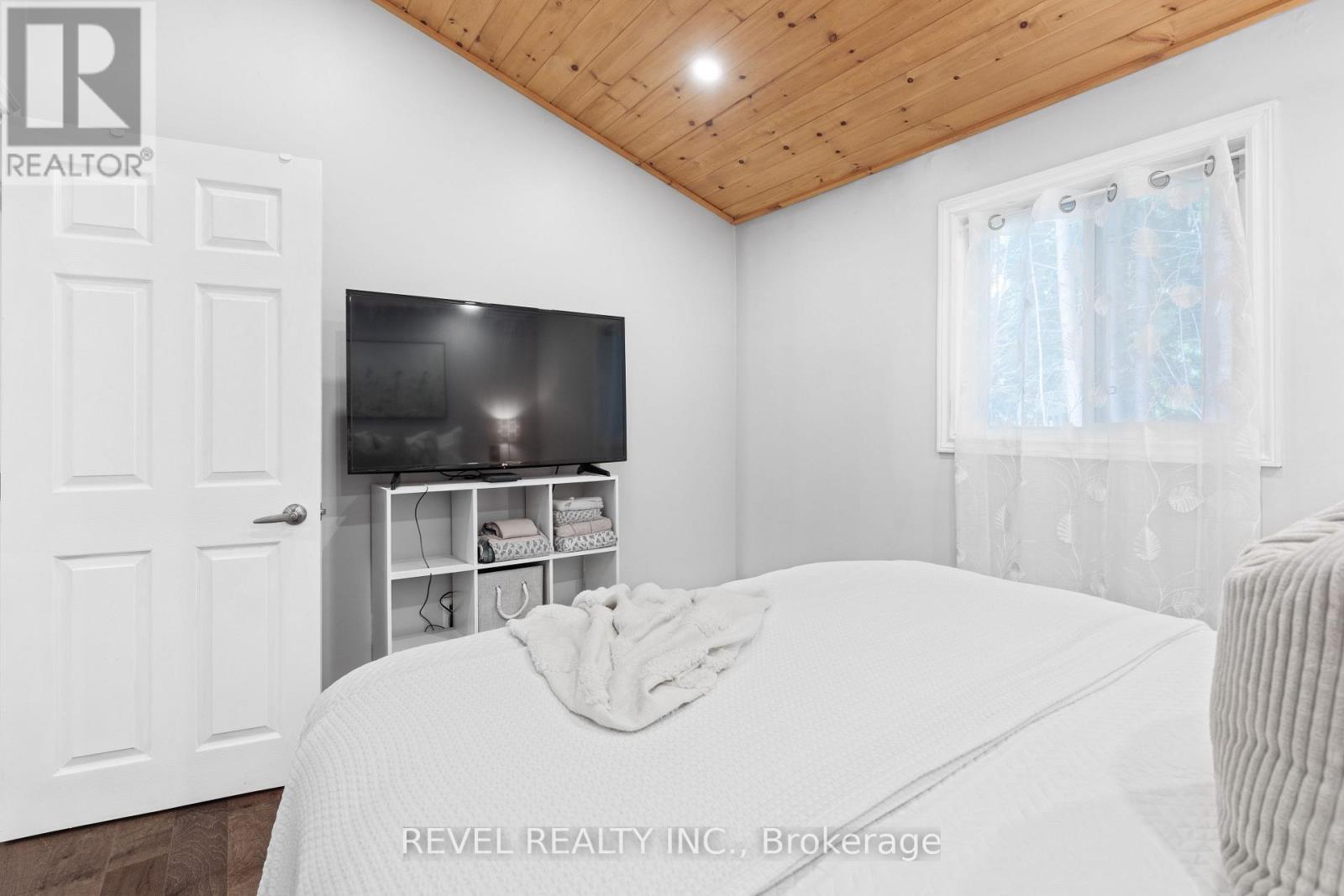 411 Long Beach Road, Kawartha Lakes, Ontario  K0M 1G0 - Photo 36 - X12396734