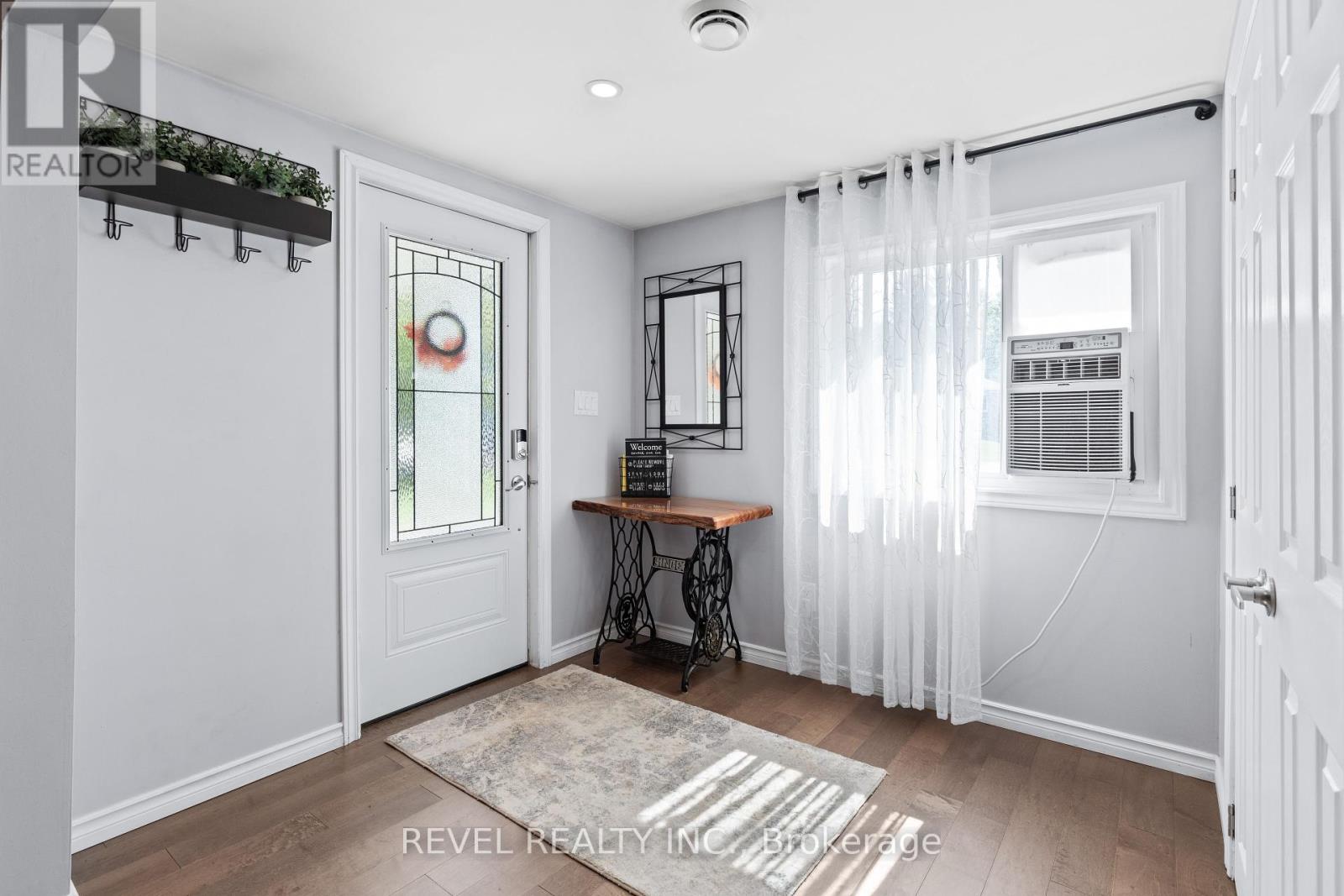 411 Long Beach Road, Kawartha Lakes, Ontario  K0M 1G0 - Photo 5 - X12396734