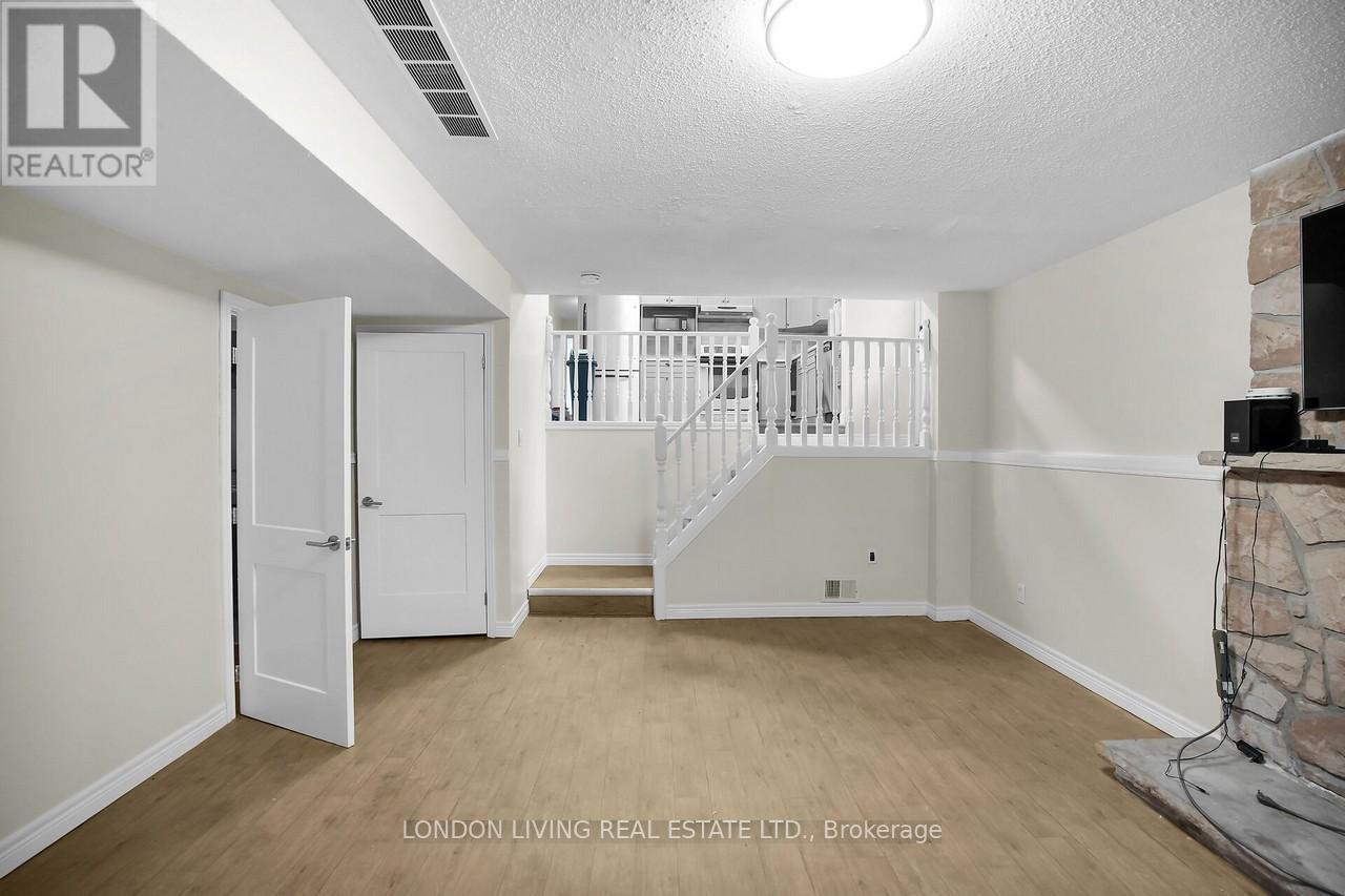 87 Essex Street, London North, Ontario  N6G 1B4 - Photo 11 - X12336621