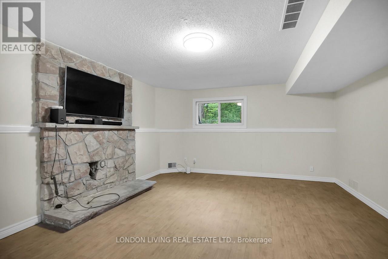 87 Essex Street, London North, Ontario  N6G 1B4 - Photo 10 - X12336621