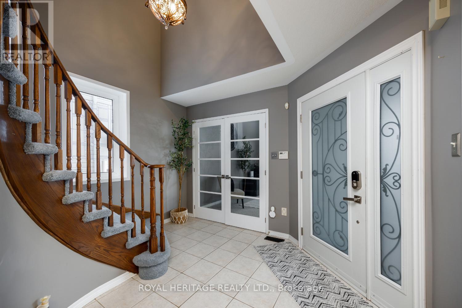 1545 Arborwood Drive, Oshawa, Ontario  L1K 2Y5 - Photo 2 - E12397384
