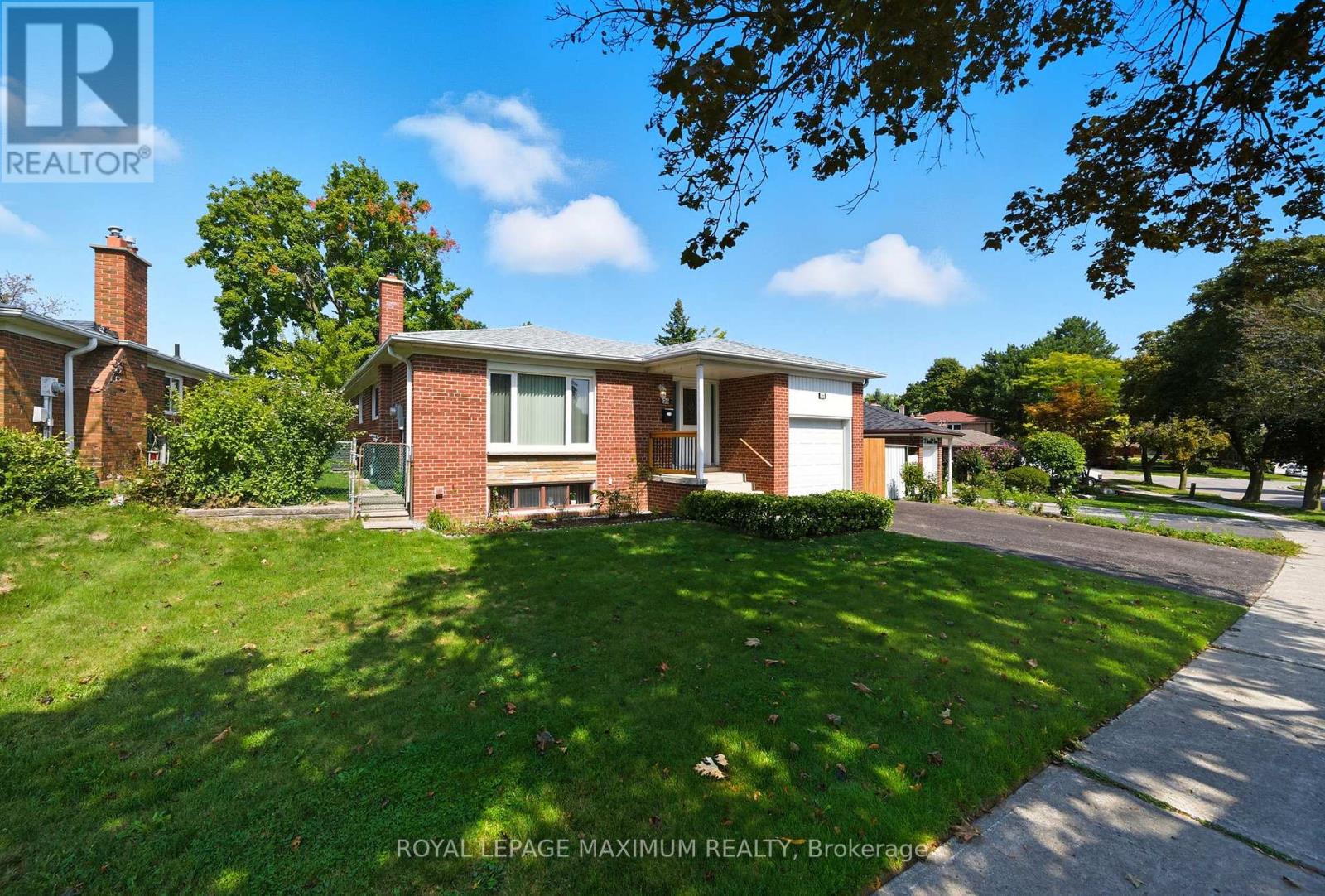 36 Boarhill Drive, Toronto, Ontario  M1S 2M3 - Photo 4 - E12397394