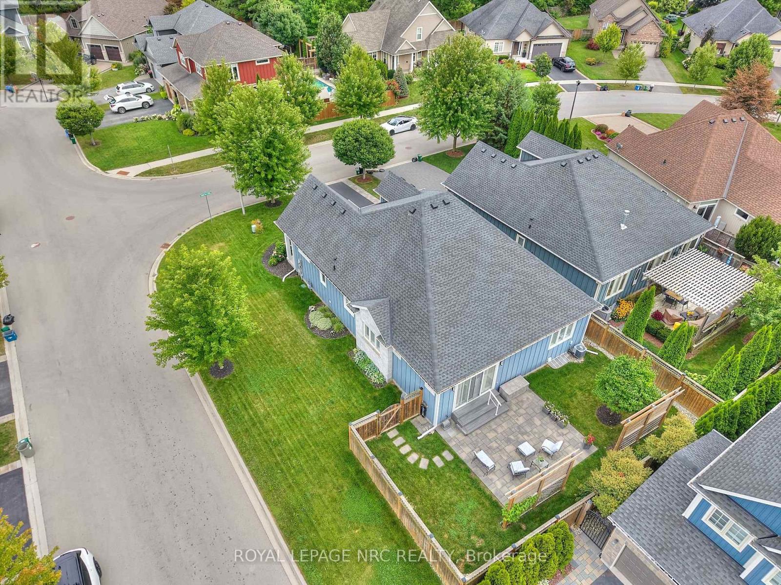 15 Copper Beech Boulevard, Niagara-On-The-Lake, Ontario  L0S 1J0 - Photo 34 - X12359068