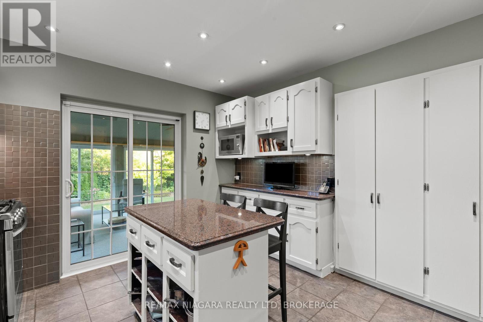 123 South Drive, St. Catharines (Old Glenridge), Ontario  L2R 4W1 - Photo 37 - X12396585