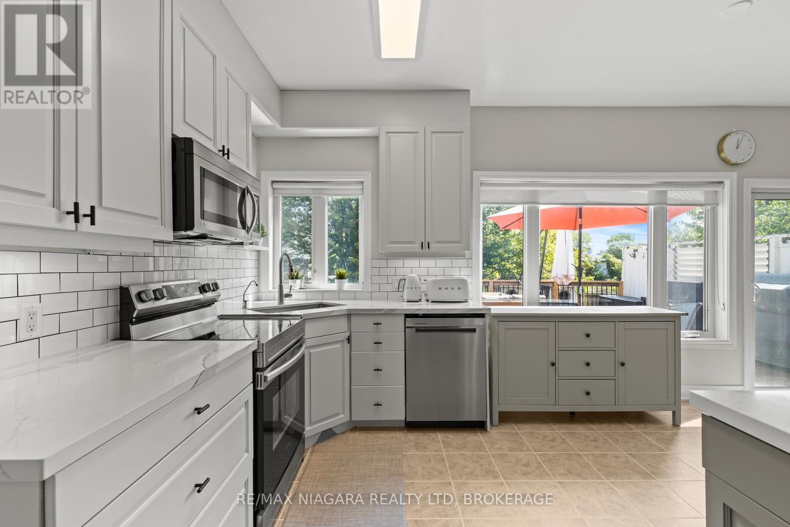 25 Bianca Drive, Niagara-On-The-Lake (Virgil), Ontario  L0S 1T0 - Photo 12 - X12396620