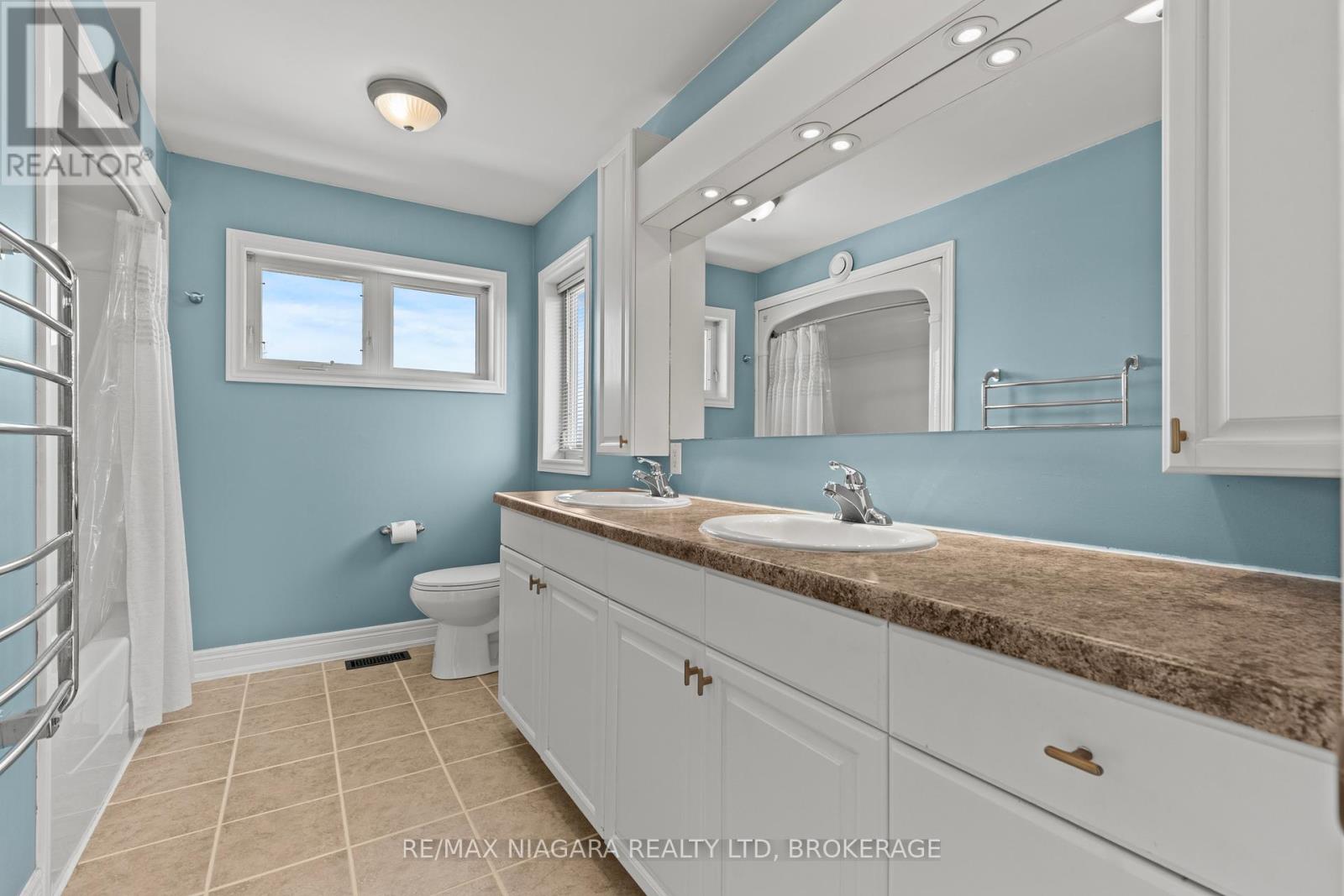 25 Bianca Drive, Niagara-On-The-Lake (Virgil), Ontario  L0S 1T0 - Photo 17 - X12396620