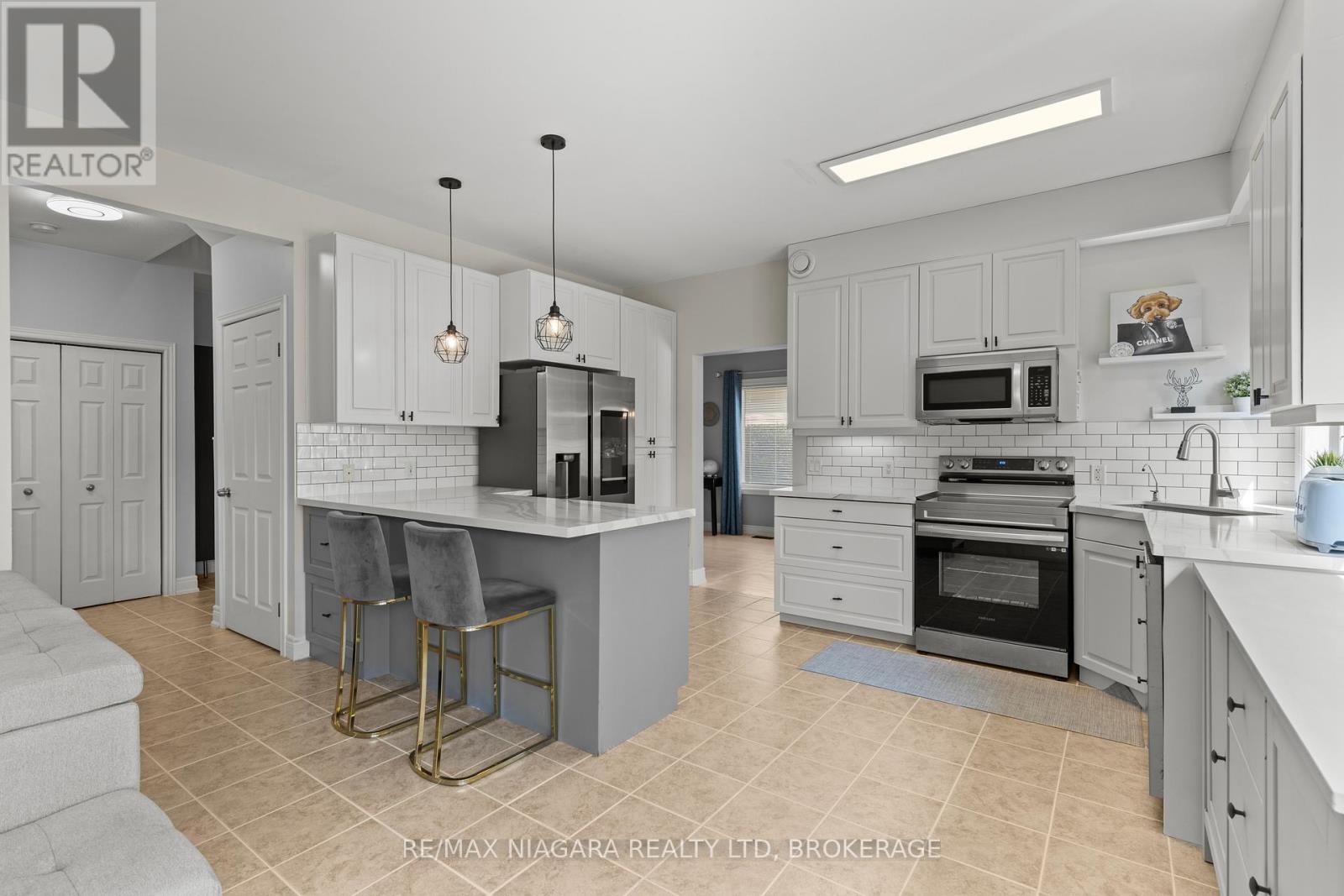 25 Bianca Drive, Niagara-On-The-Lake (Virgil), Ontario  L0S 1T0 - Photo 7 - X12396620