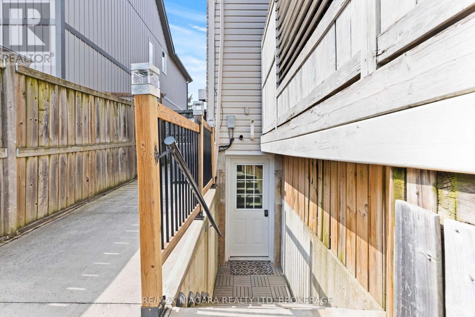 25 Bianca Drive, Niagara-On-The-Lake (Virgil), Ontario  L0S 1T0 - Photo 36 - X12396620