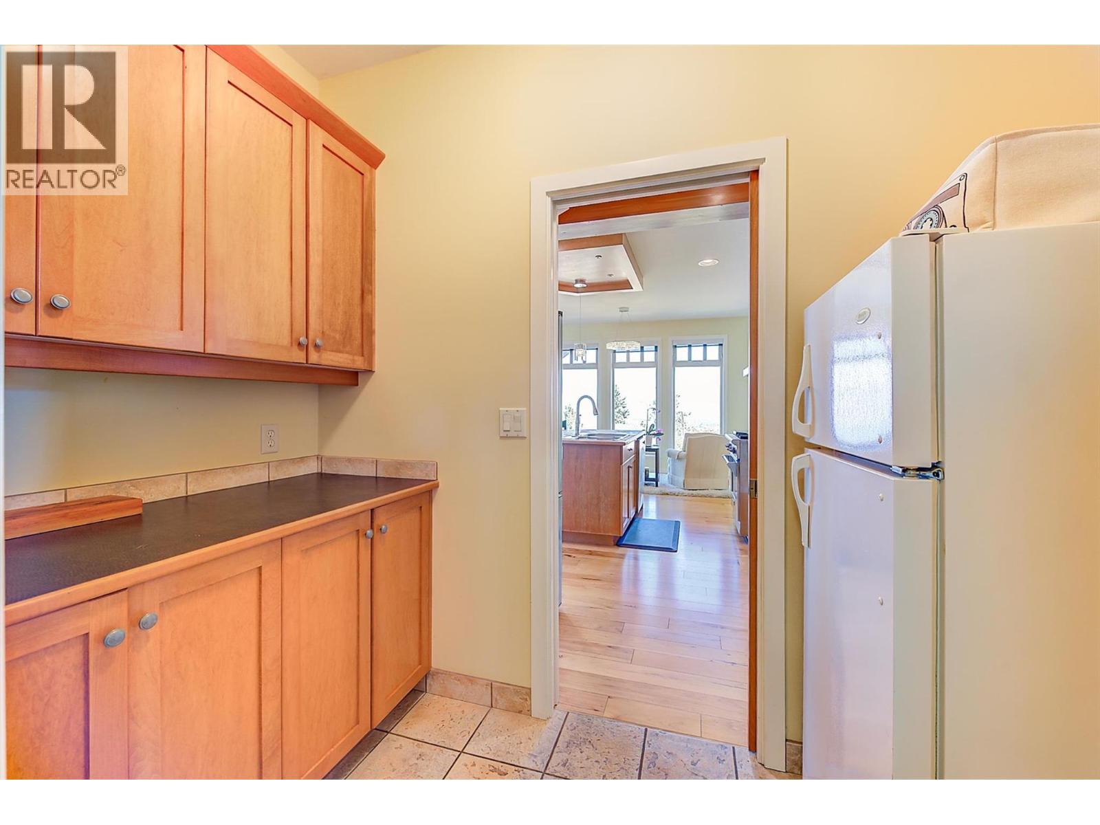 755 South Crest Drive Kelowna Photo 38