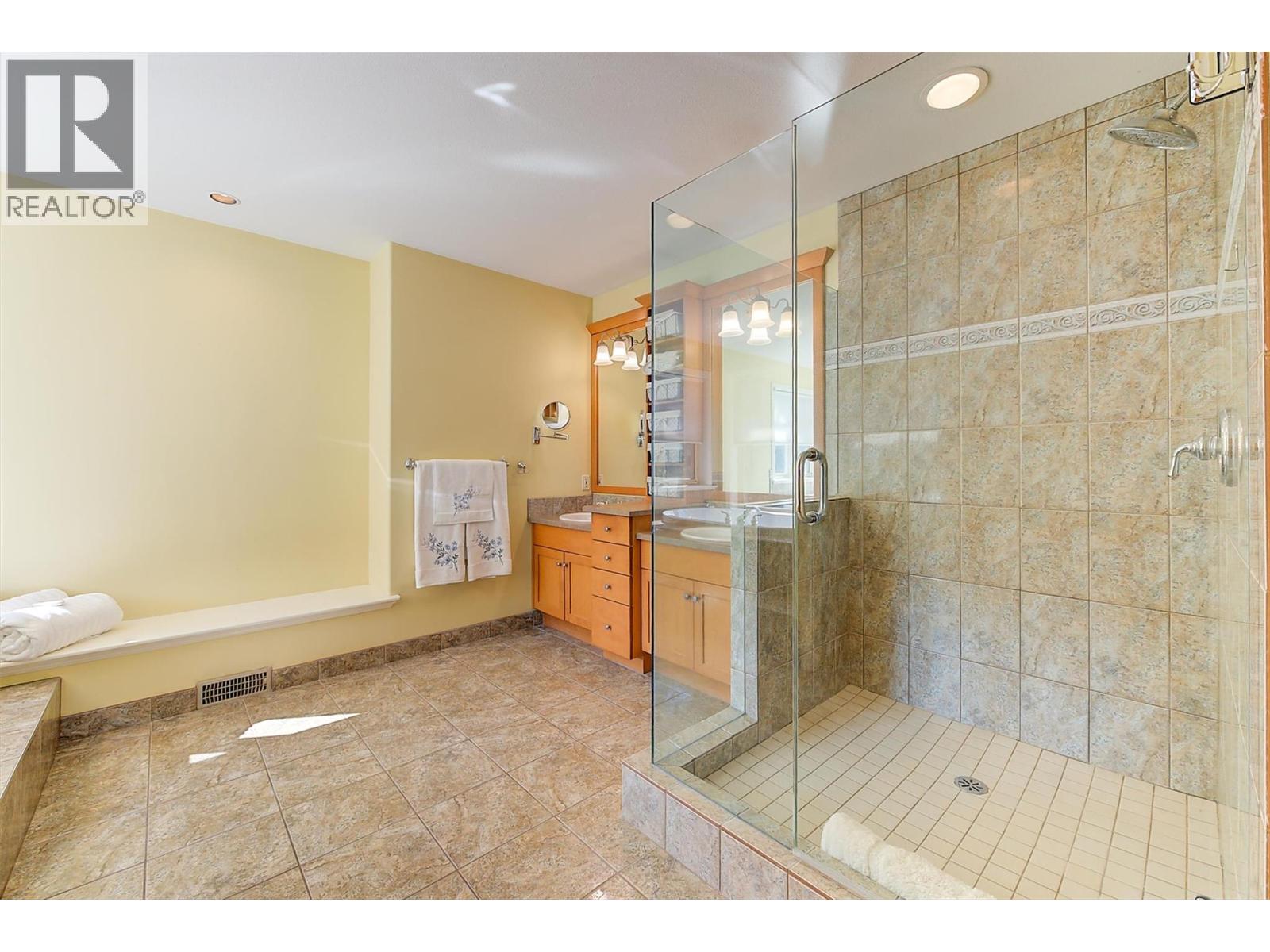 755 South Crest Drive Kelowna Photo 52