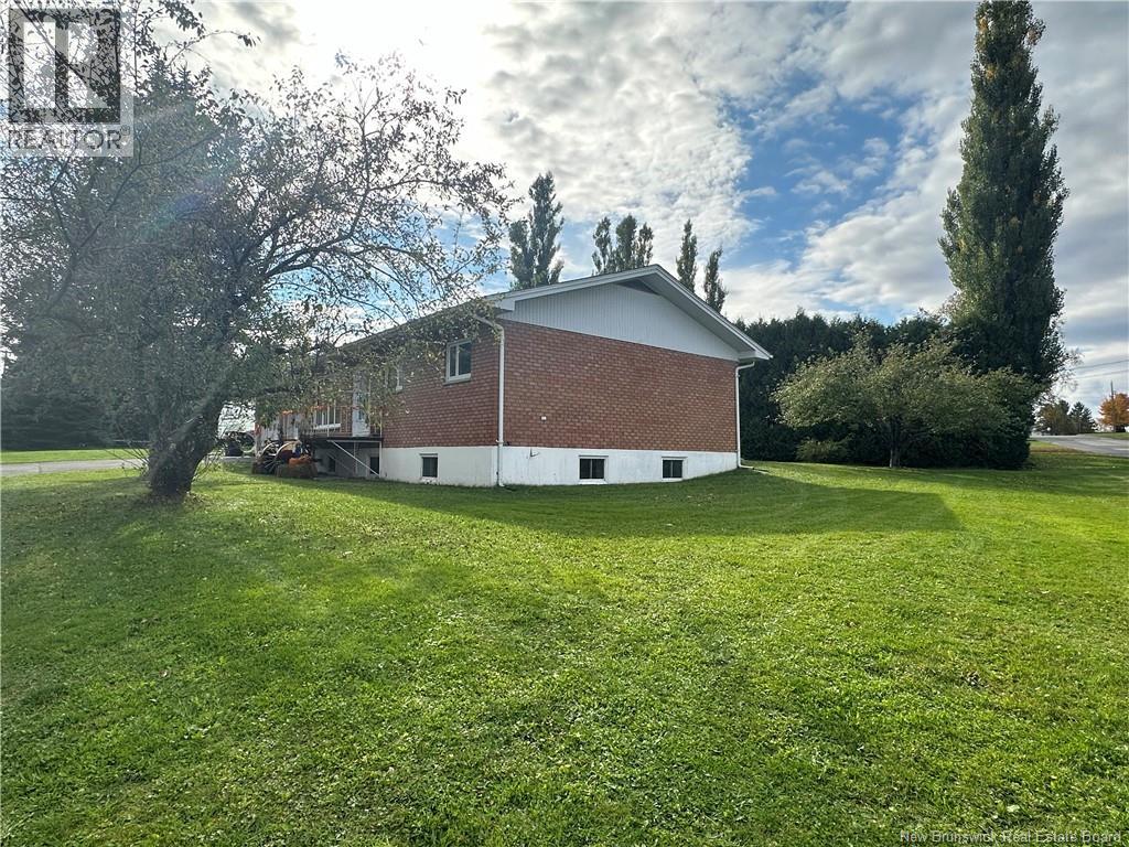 12 Colebrooke Road, Grand-Sault/grand Falls, New Brunswick  E3Z 1A8 - Photo 4 - NB111235