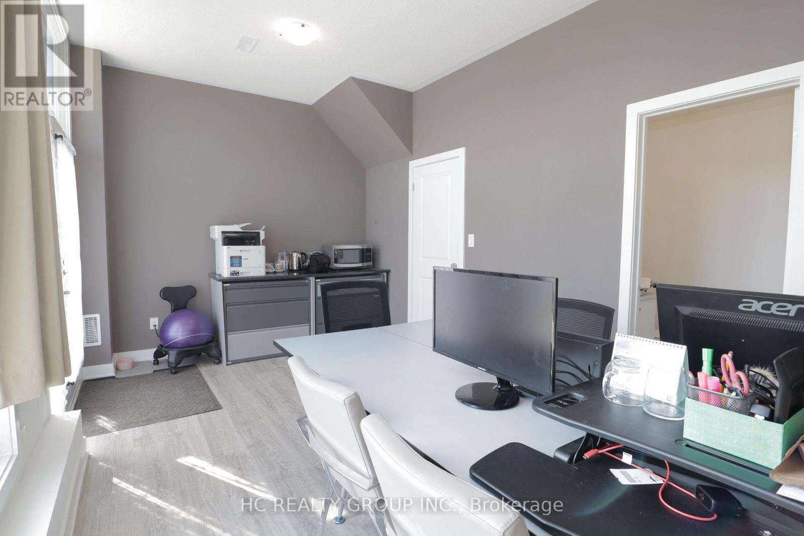 5454 Main Street, Whitchurch-Stouffville, Ontario  L4A 4W8 - Photo 4 - N12397373