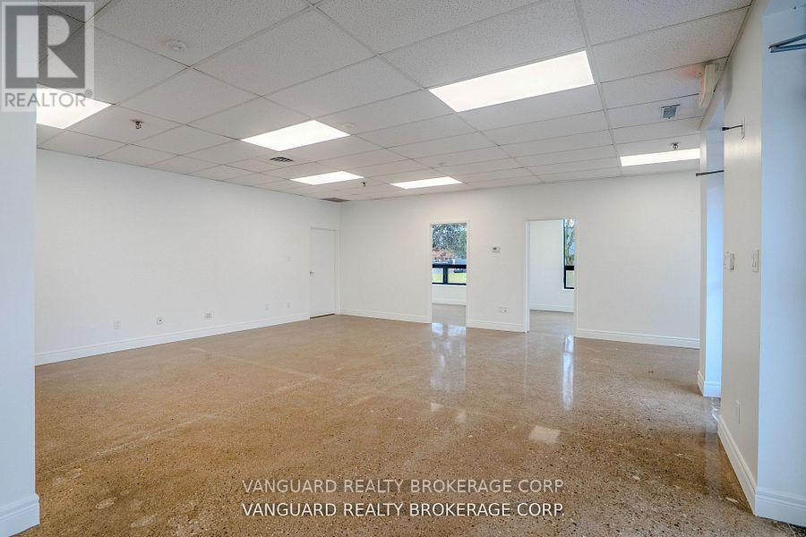 1-2 - 132 Jardin Drive, Vaughan, Ontario  L4K 1X9 - Photo 4 - N12397381