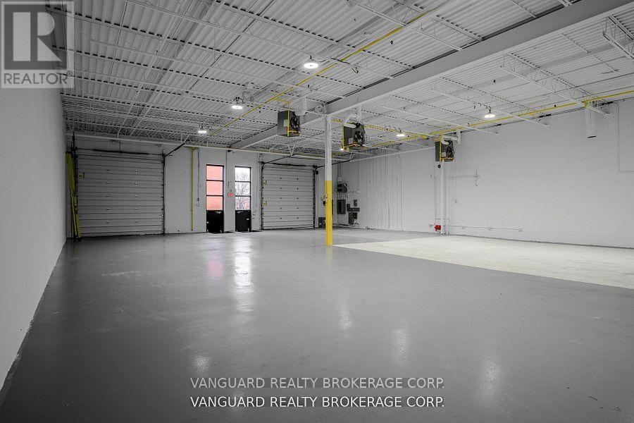 1-2 - 132 Jardin Drive, Vaughan, Ontario  L4K 1X9 - Photo 7 - N12397381