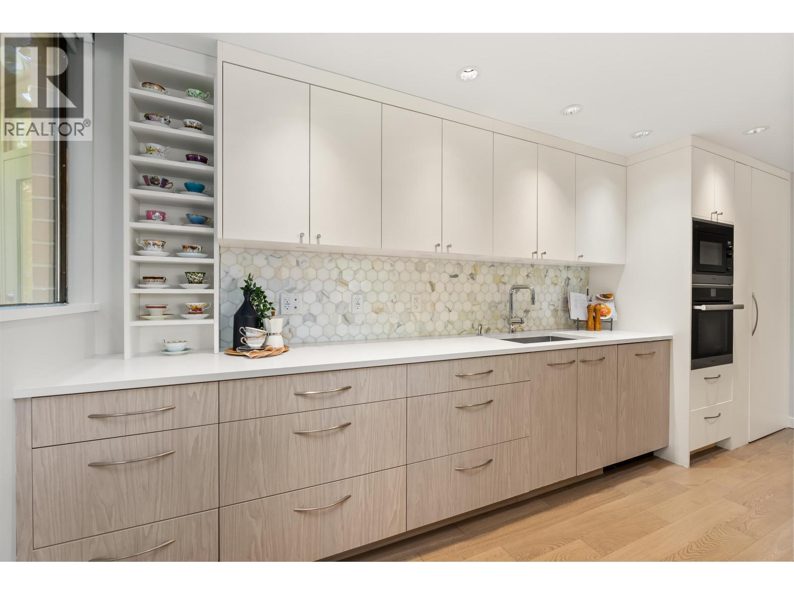 102 3905 SPRINGTREE DRIVE, Vancouver, British Columbia