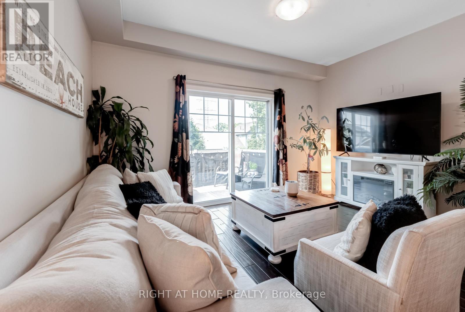47 - 337 Beach Boulevard, Hamilton, Ontario  L8H 6W4 - Photo 6 - X12335700
