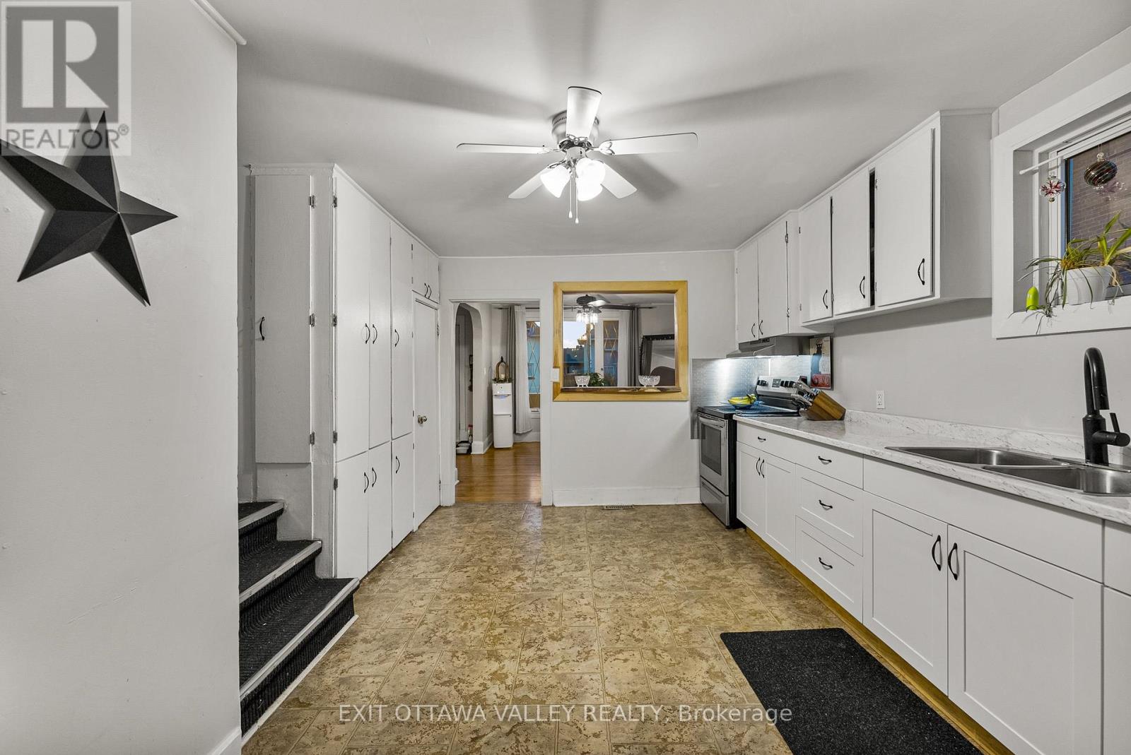 329 Third Avenue, Pembroke, Ontario  K8A 5G5 - Photo 25 - X12393541