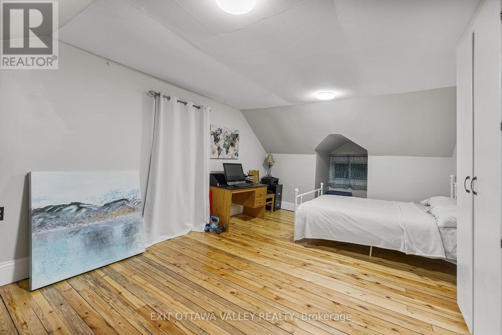 329 Third Avenue, Pembroke, Ontario  K8A 5G5 - Photo 29 - X12393541