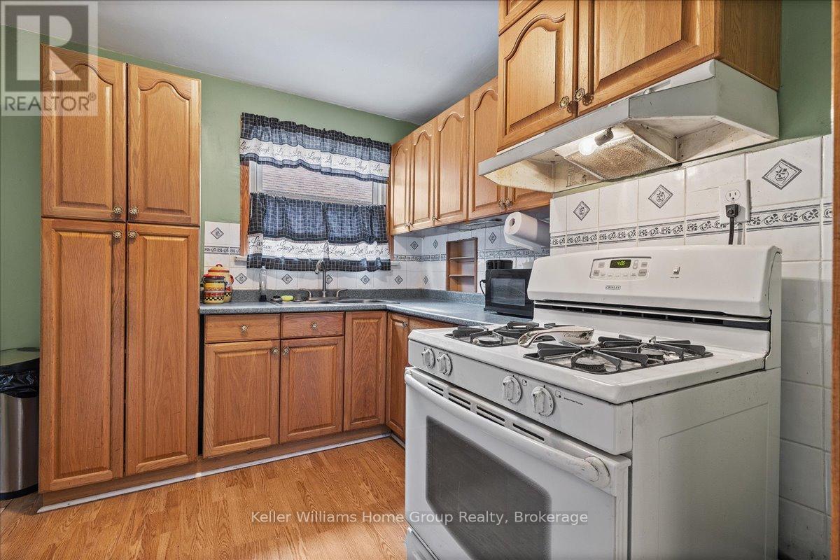 48 Haddington Street, Cambridge, Ontario N1R 3P9 - Photo 14 - X12396292