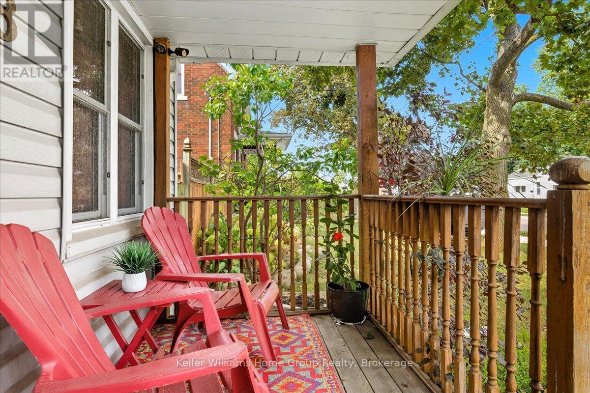 48 Haddington Street, Cambridge, Ontario N1R 3P9 - Photo 2 - X12396292