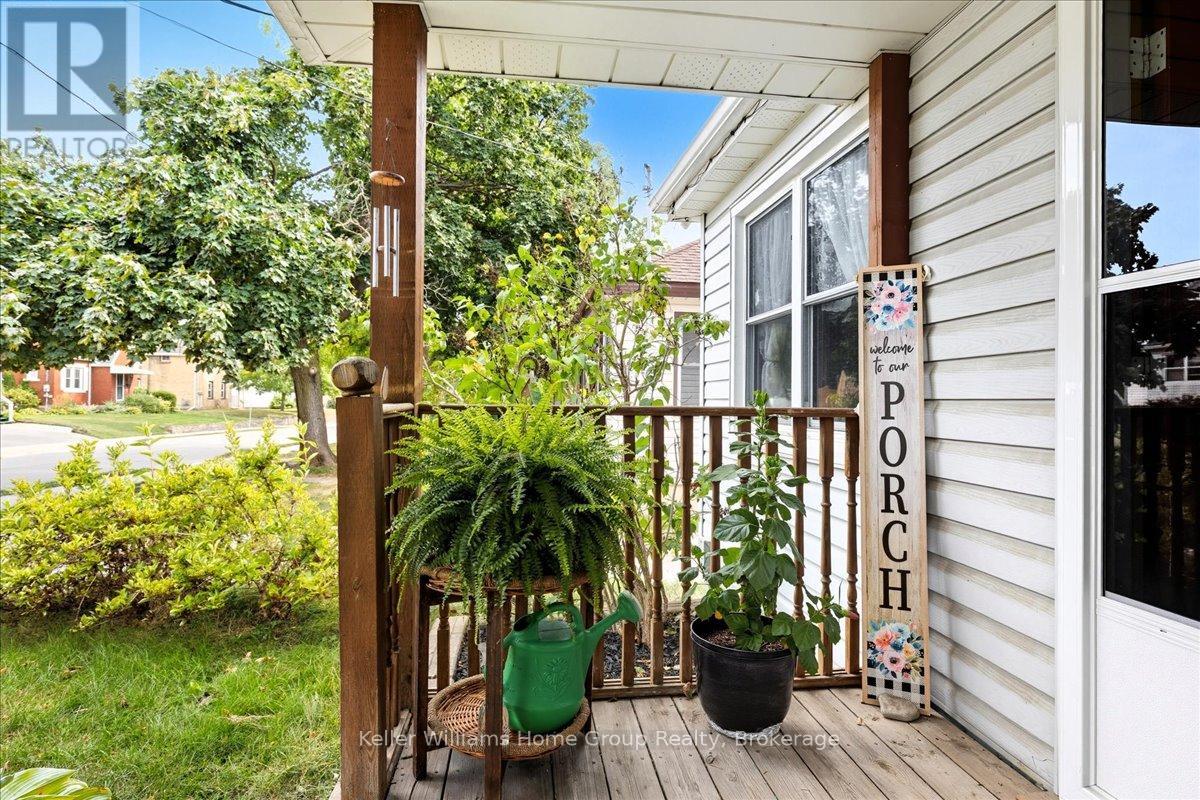 48 Haddington Street, Cambridge, Ontario N1R 3P9 - Photo 5 - X12396292