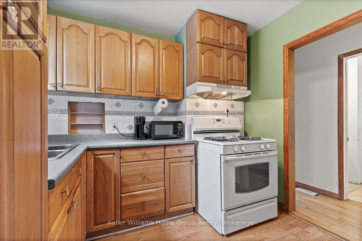 48 Haddington Street, Cambridge, Ontario N1R 3P9 - Photo 13 - X12396292