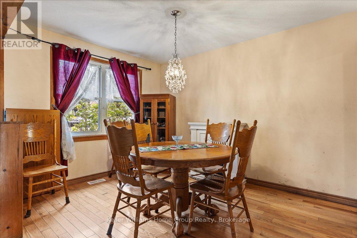 48 Haddington Street, Cambridge, Ontario N1R 3P9 - Photo 9 - X12396292