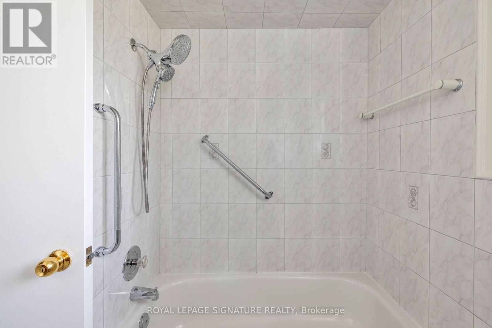 Main - 26 Paragon Road, Toronto, Ontario M9R 1J5 - Photo 12 - W12397350