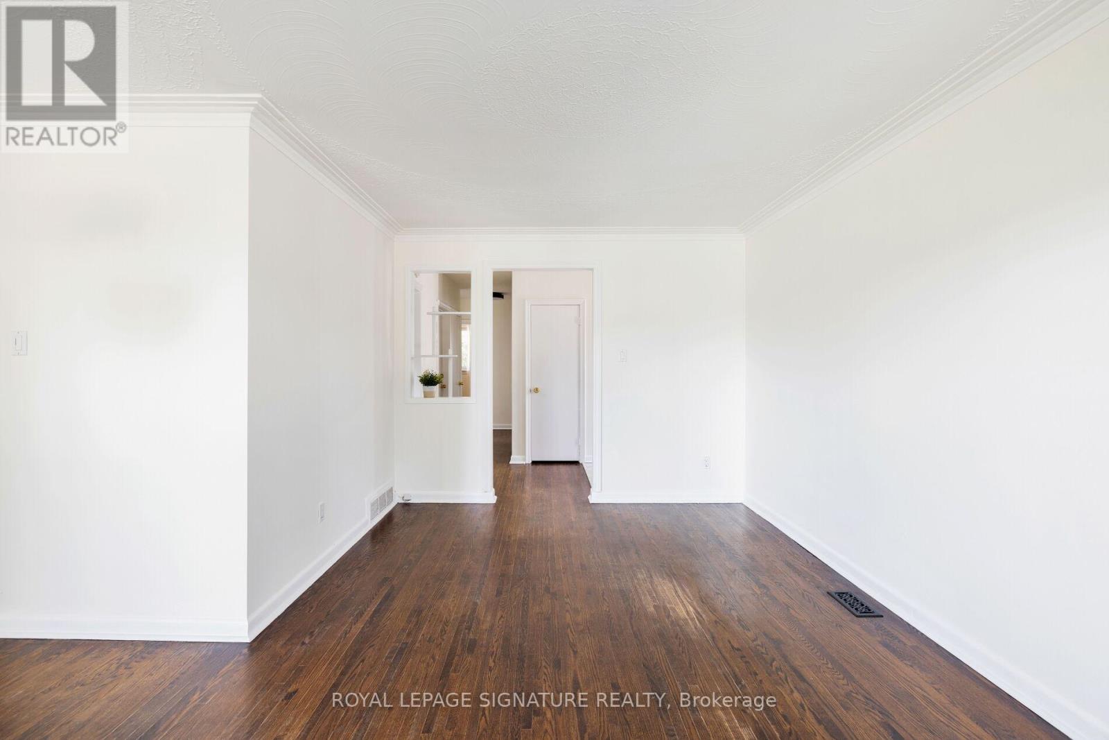 Main - 26 Paragon Road, Toronto, Ontario M9R 1J5 - Photo 13 - W12397350