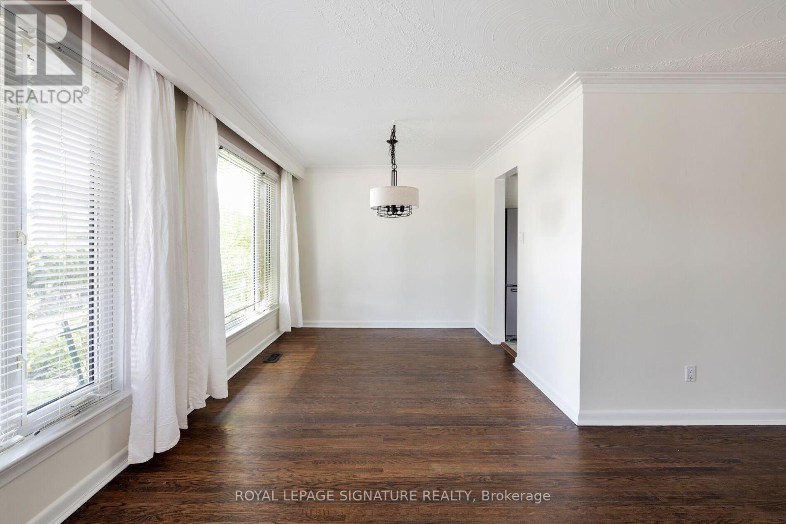 Main - 26 Paragon Road, Toronto, Ontario M9R 1J5 - Photo 15 - W12397350