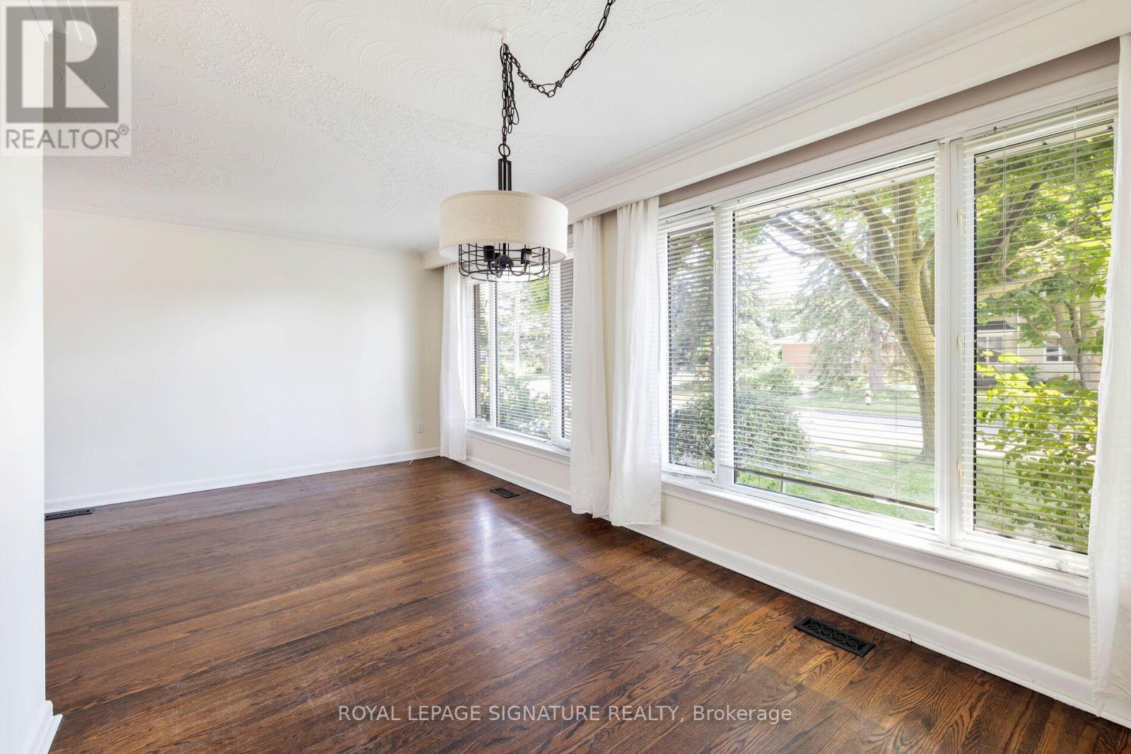 Main - 26 Paragon Road, Toronto, Ontario M9R 1J5 - Photo 16 - W12397350