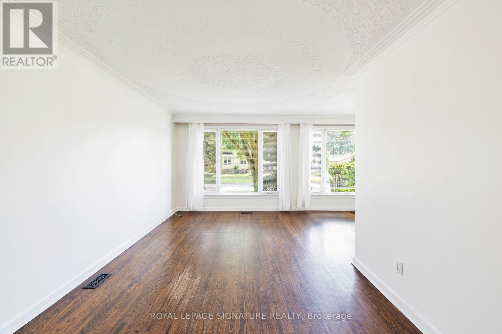 Main - 26 Paragon Road, Toronto, Ontario M9R 1J5 - Photo 26 - W12397350