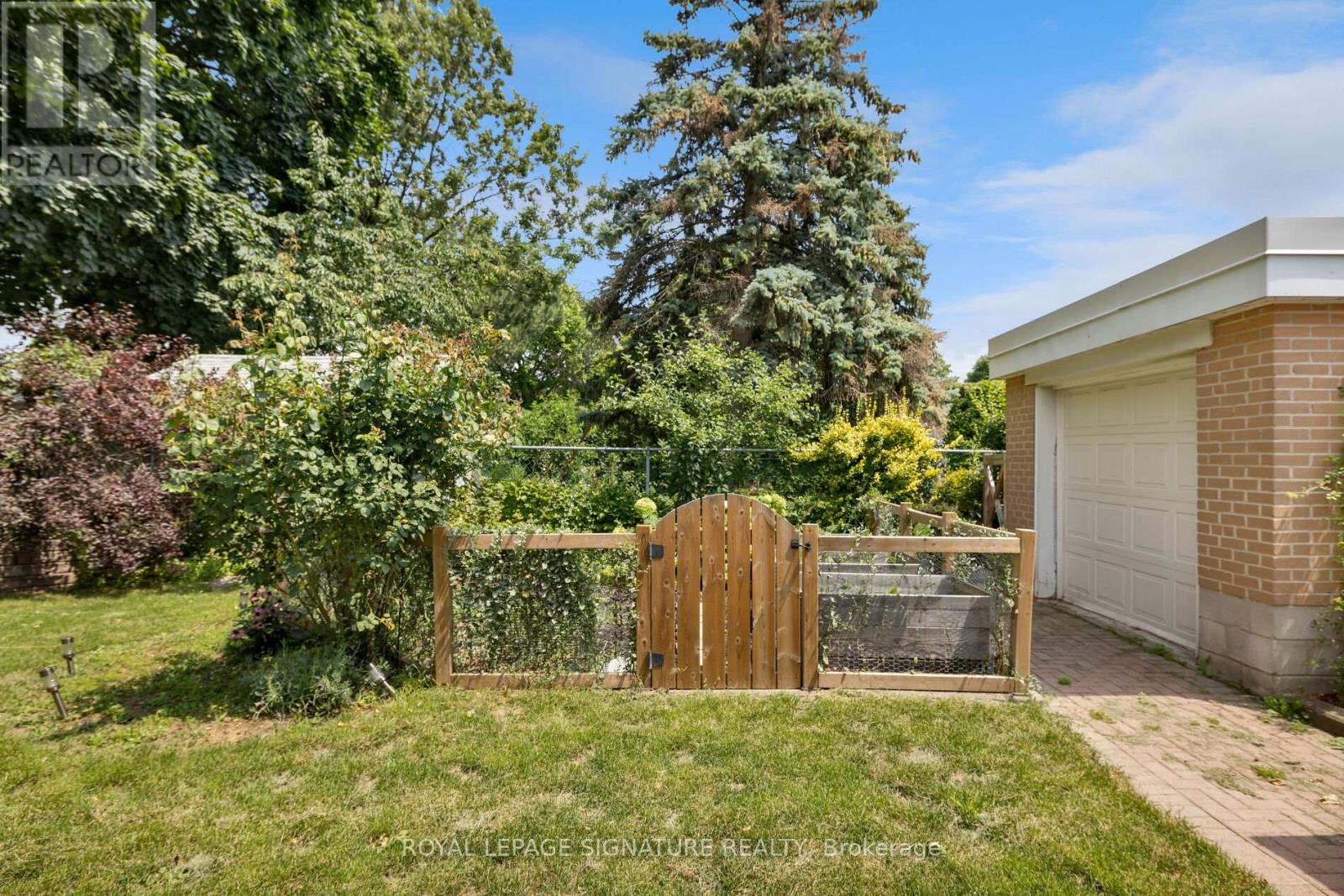 Main - 26 Paragon Road, Toronto, Ontario M9R 1J5 - Photo 30 - W12397350