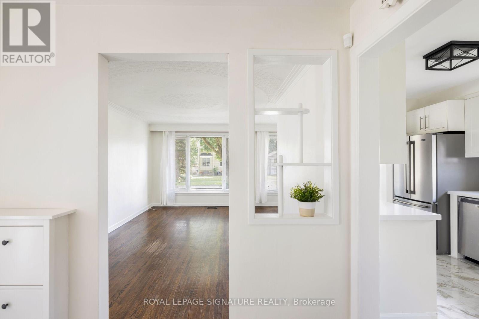 Main - 26 Paragon Road, Toronto, Ontario M9R 1J5 - Photo 5 - W12397350