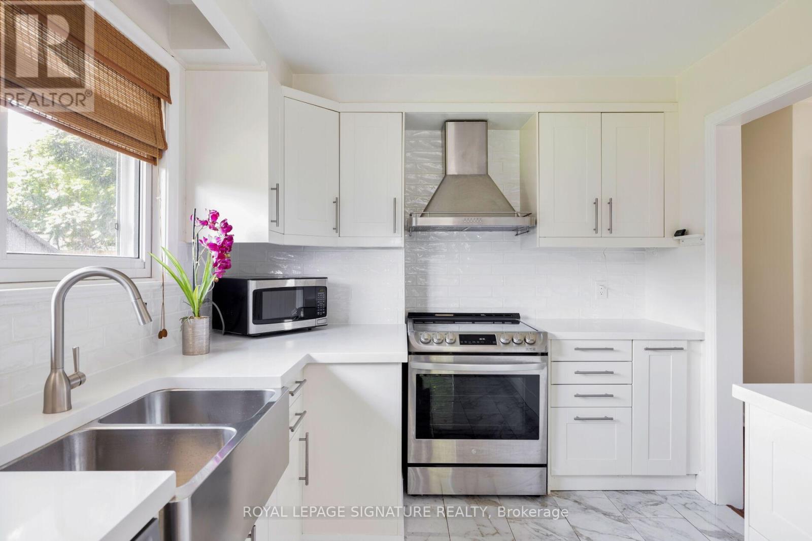 Main - 26 Paragon Road, Toronto, Ontario M9R 1J5 - Photo 8 - W12397350