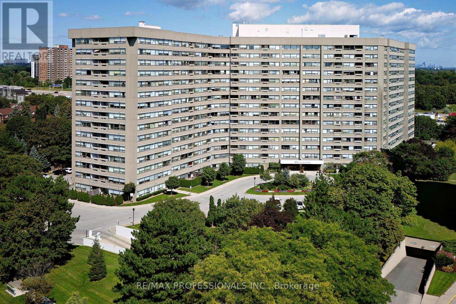 310 - 475 The West Mall, Toronto, Ontario  M9C 4Z3 - Photo 2 - W12397355