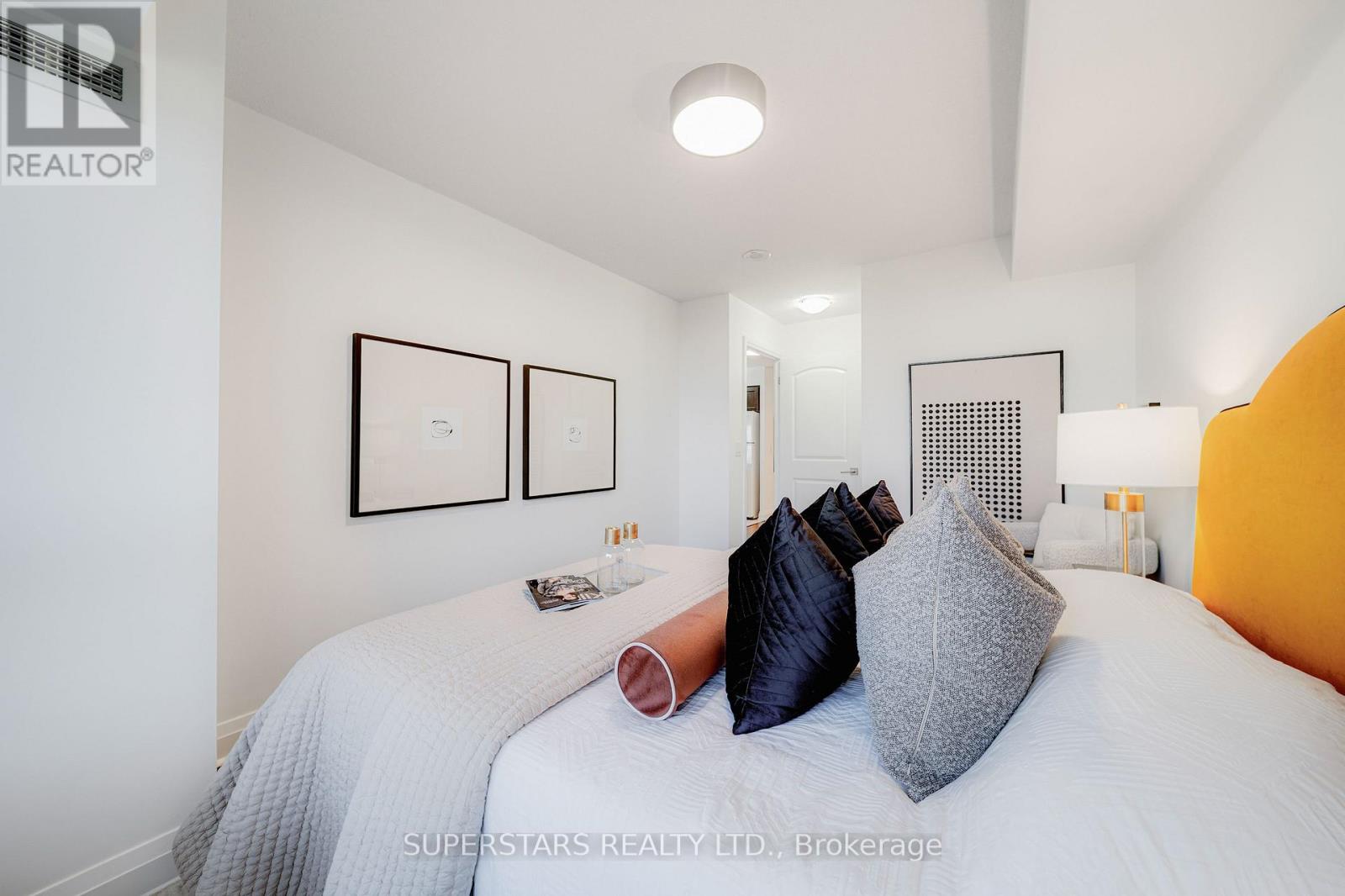 502 - 55 De Boers Drive, Toronto, Ontario  M3J 0G5 - Photo 15 - W12397356