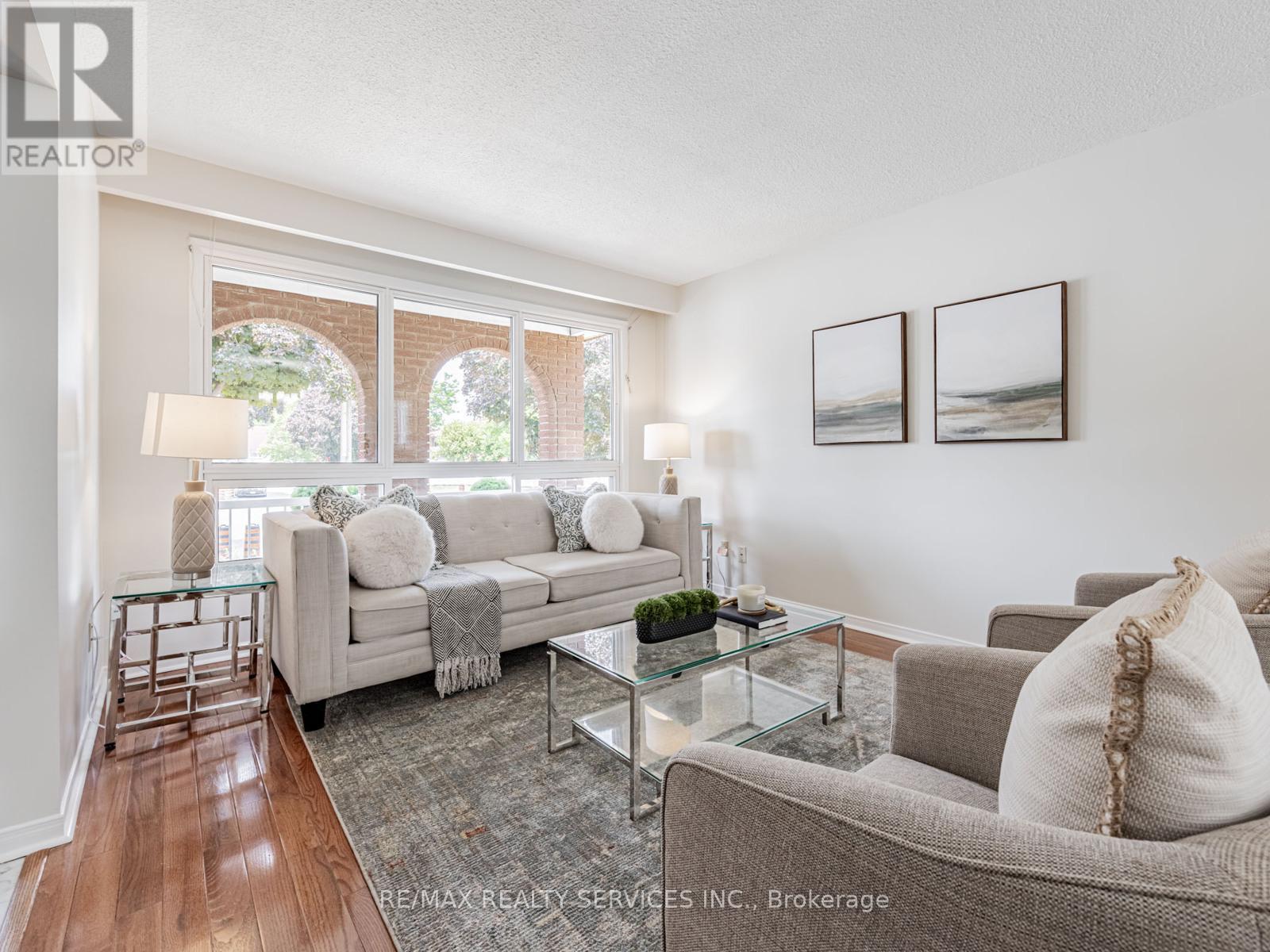 Property at 9 GARVIEW COURT image 5