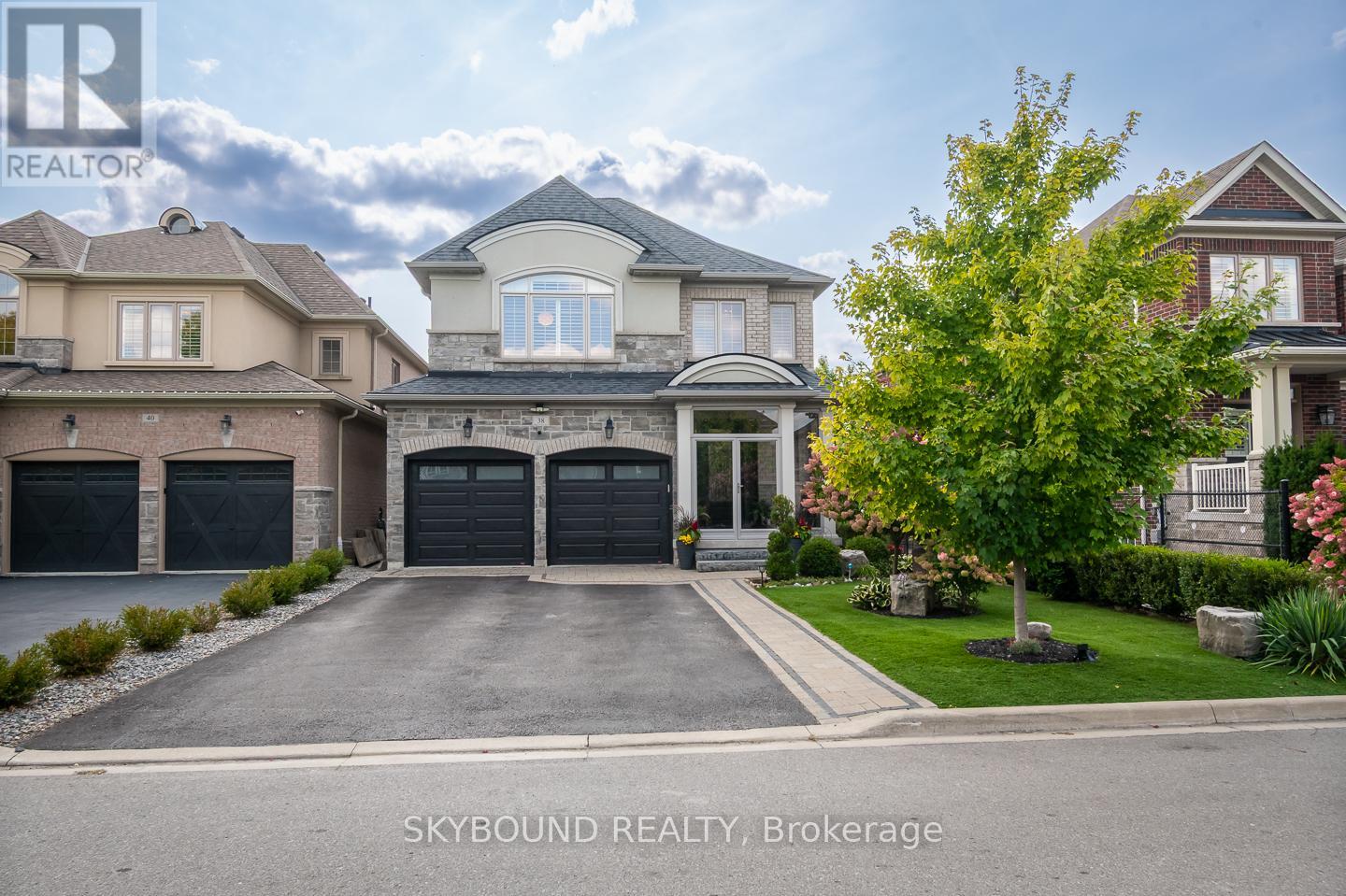 38 Silver Pond Drive, Halton Hills, Ontario  L7G 0G6 - Photo 2 - W12397358