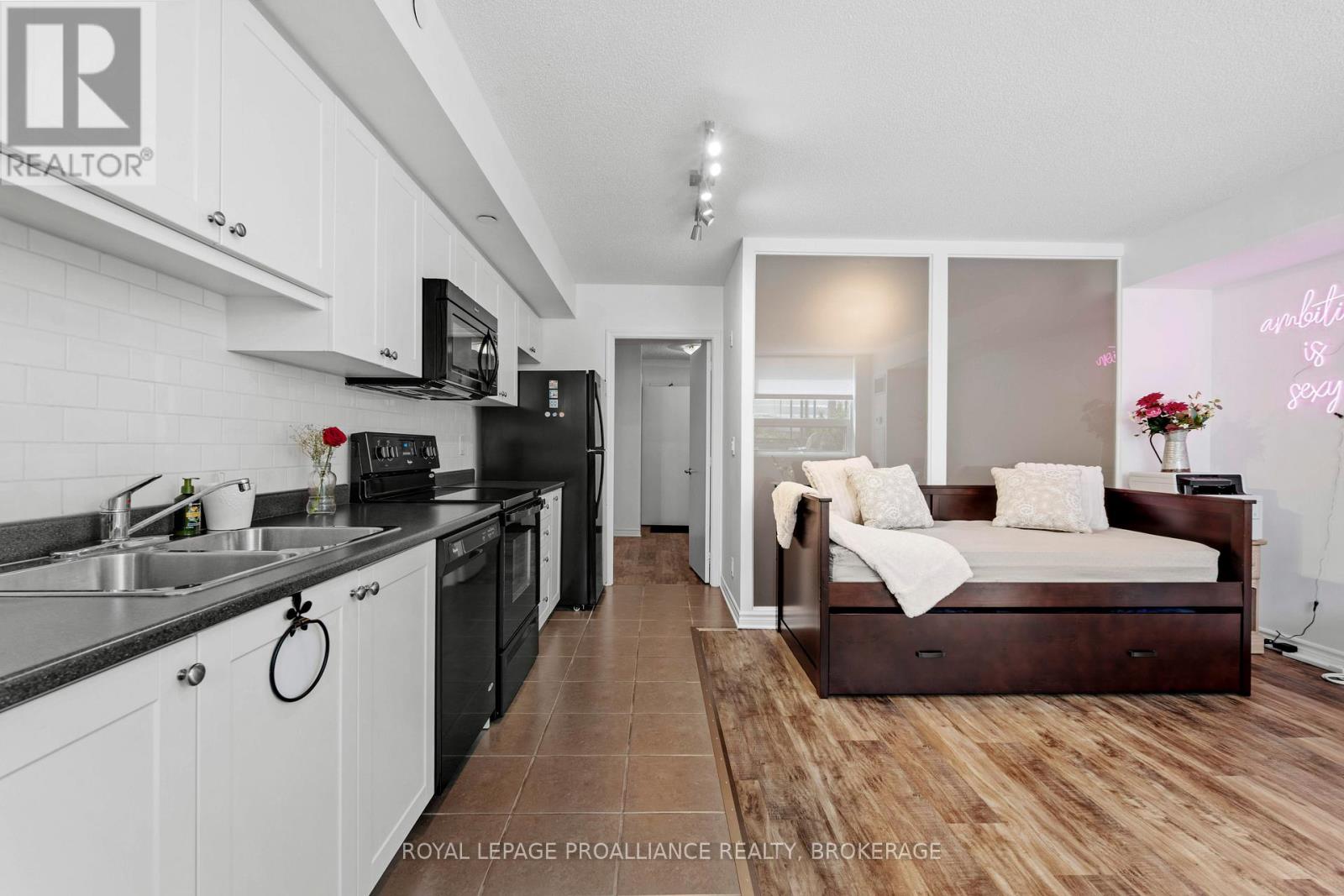 4a - 121 Queen Street, Kingston, Ontario  K7K 0G6 - Photo 10 - X12397636