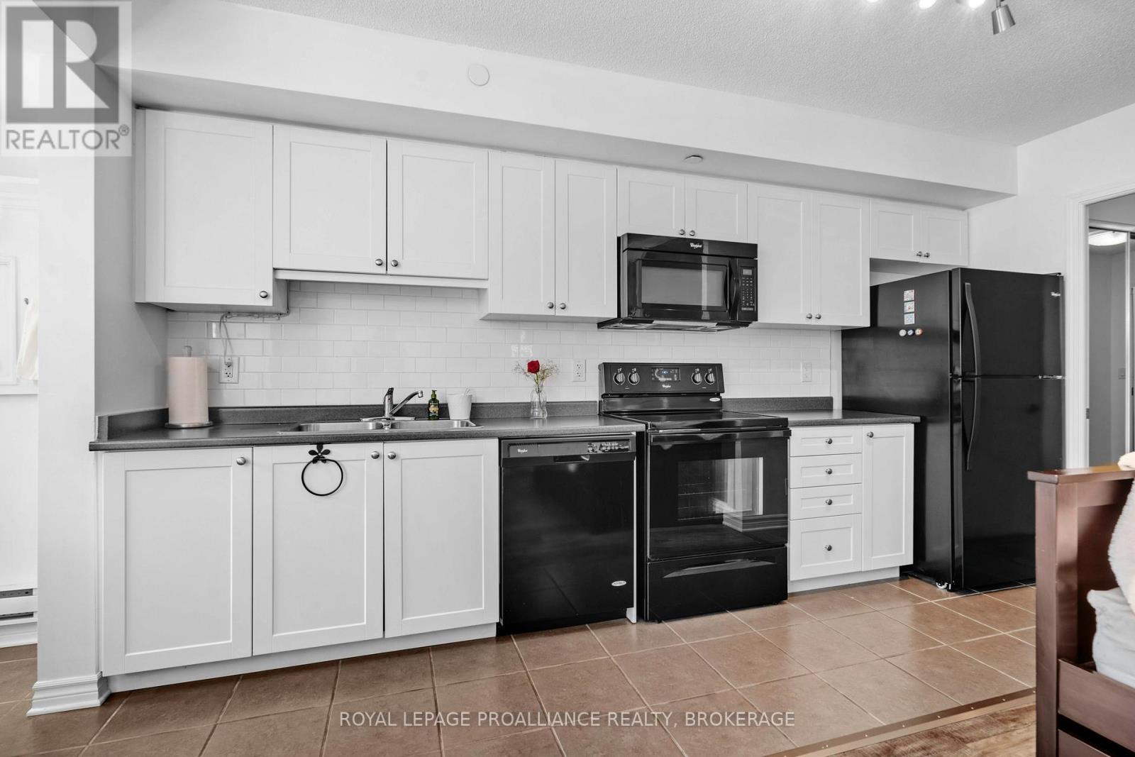 4a - 121 Queen Street, Kingston, Ontario  K7K 0G6 - Photo 9 - X12397636